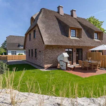 Reetdachhaus Strandhus Reetdachhaus Strandhus 1 Сasa de vacaciones