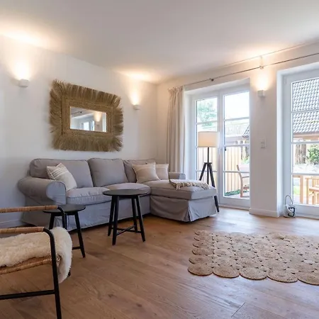 Reetdachhaus Strandhus Reetdachhaus Strandhus 1 Tatil Evi *