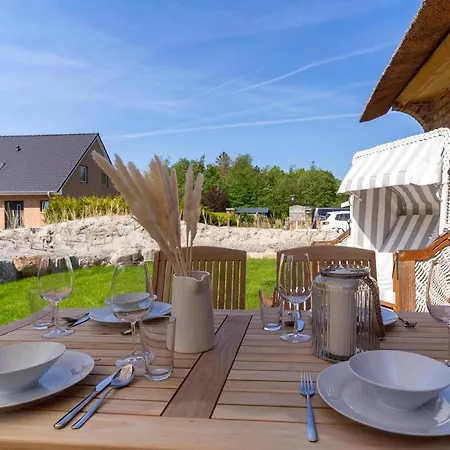 Reetdachhaus Strandhus Reetdachhaus Strandhus 1 Böhl